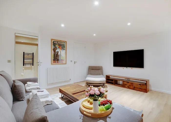 Spacious Apartment - 2Br-4P - Place De Clichy
